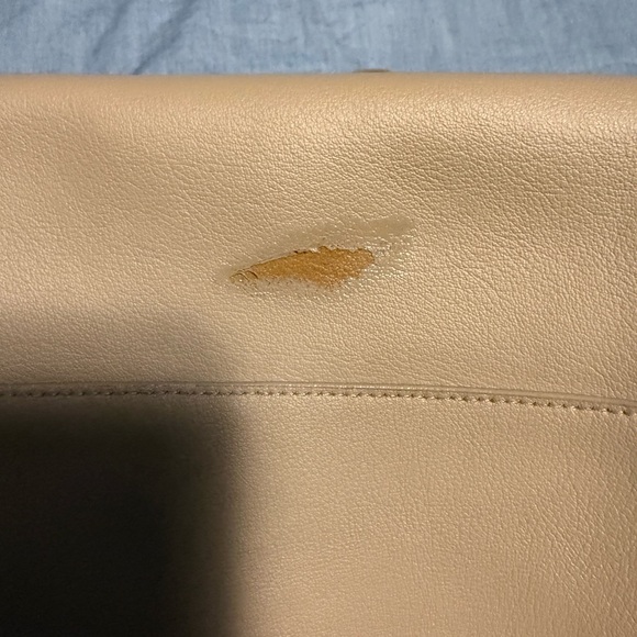 Shopping Saint Laurent in Dark Biege - Picture 8 of 12